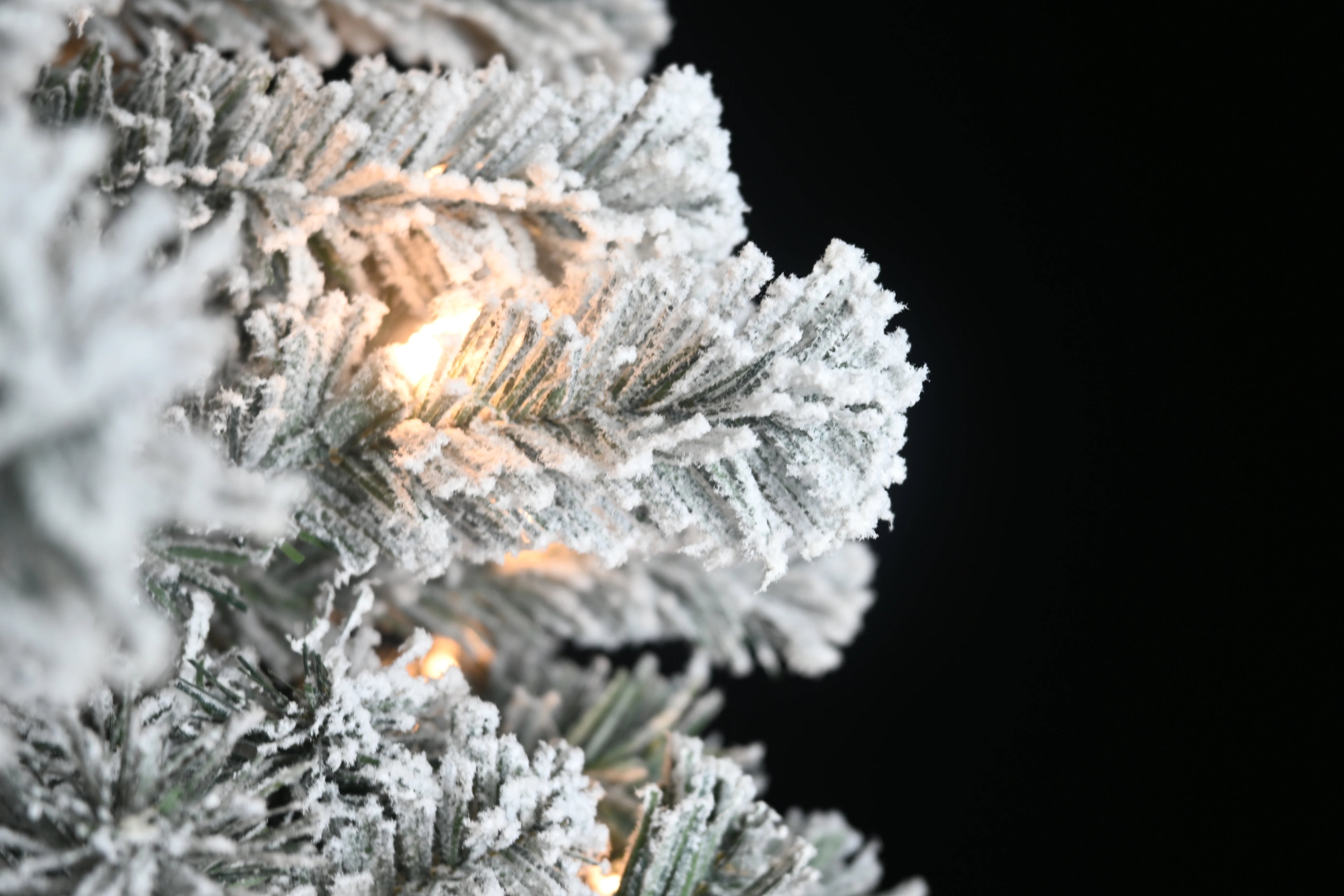 5FT Flocked Christmas Tree with Lights & Snowy Flocked Tips